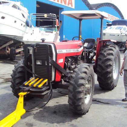 Trator Massey Ferguson atendido pela Motorep