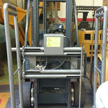 Dispositivo para empilhadeiras garra de espuma, clamps reforma, peças Motorep 2