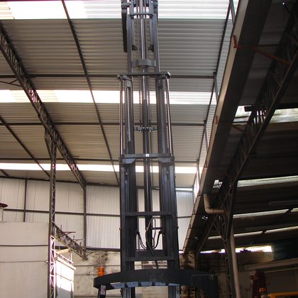 Torre de quatro estágios Motorep Empilhadeiras Projeto Empilhadeira